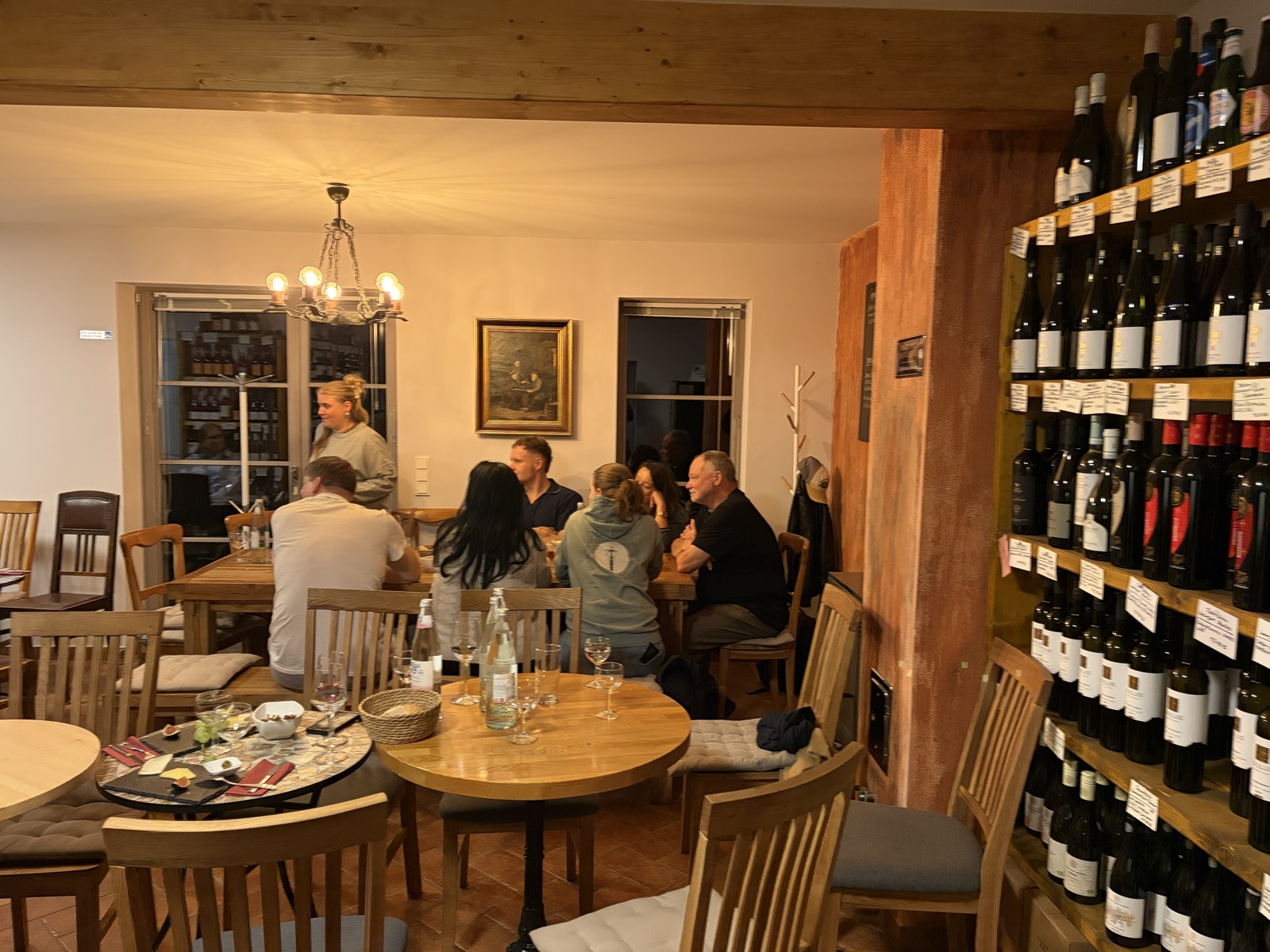 Eventraum im Weinhaus Chemnitz während einer geselligen Feier